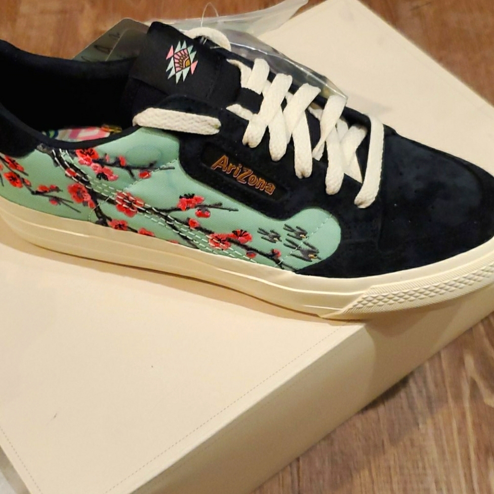 Adidas x Arizona Collab Continentals - M-7.5 W-9